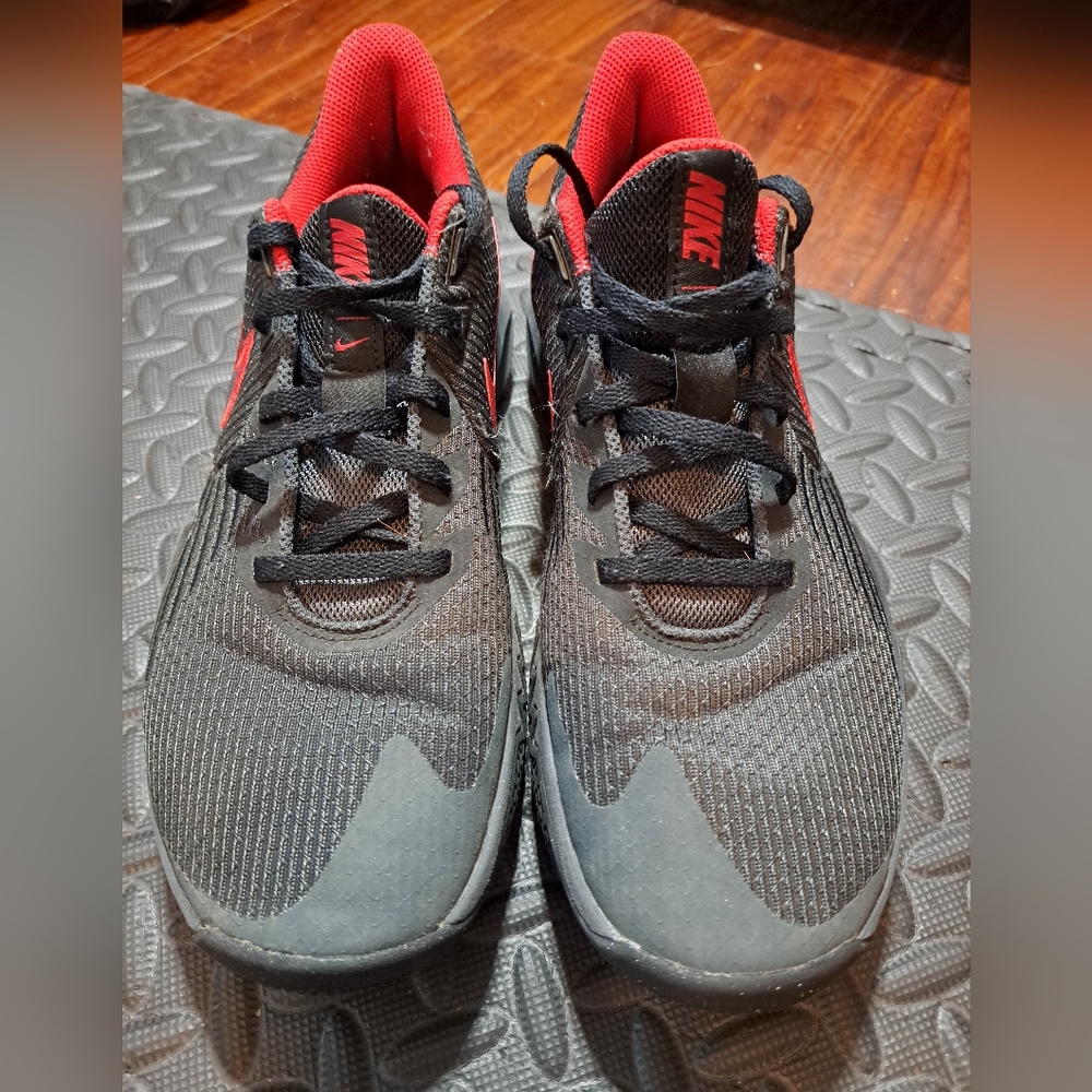 Nike mid Basketball shoe